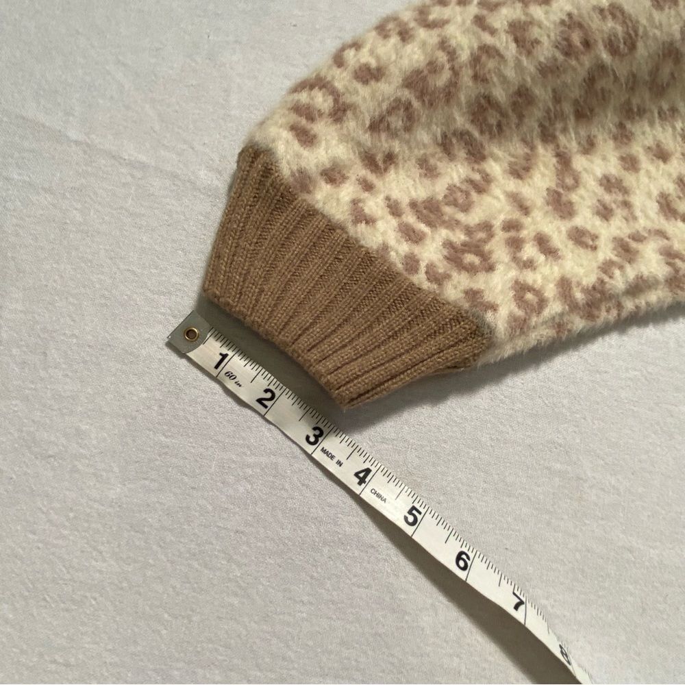 Tractr Beige Leopard Fuzzy Knit Cropped Sweater Balloon Sleeve Women's M - Picture 10 of 12